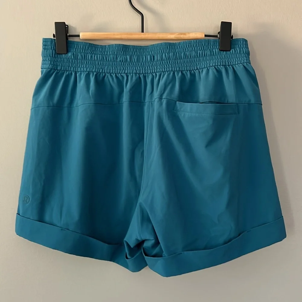 Lululemon Spring‎ Break Away Short 3” sz 4